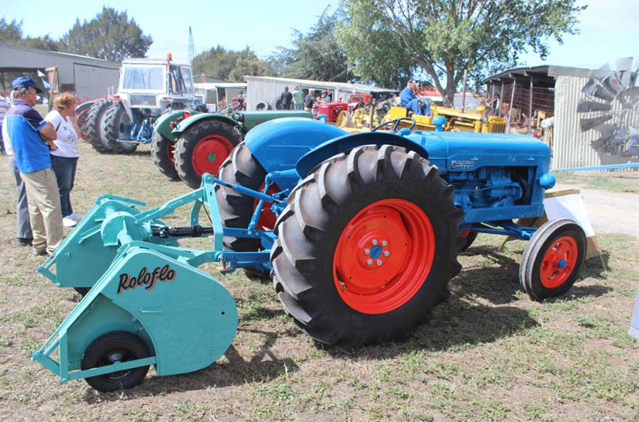 Fordson Major with locally made & restored “Roloflo” hay lifter